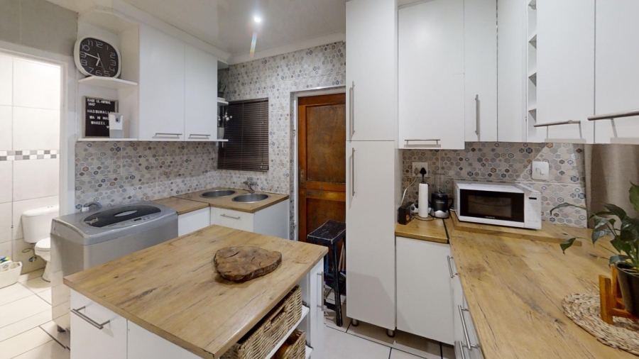 4 Bedroom Property for Sale in Beacon Valley Western Cape